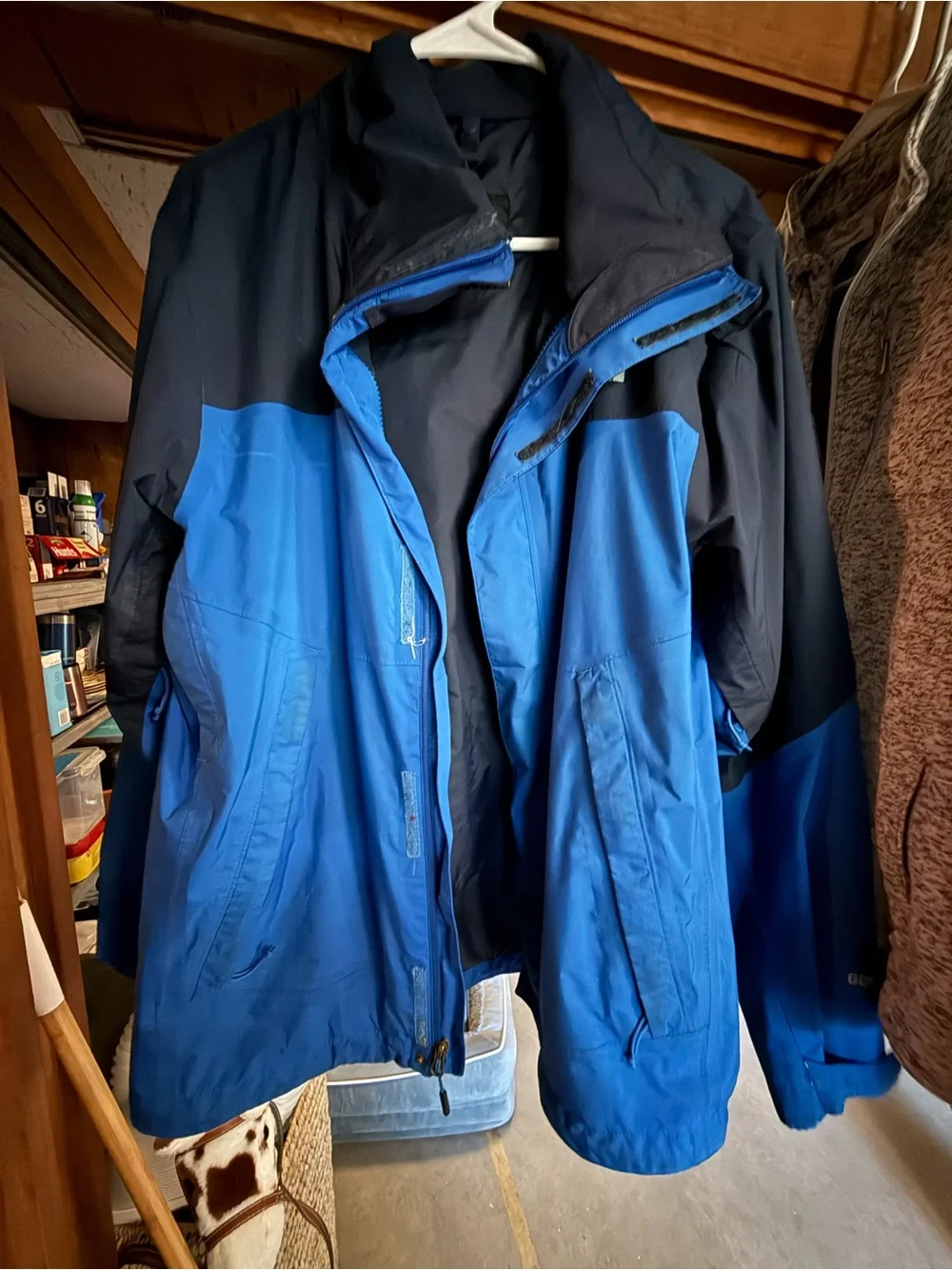 The North Face Men's Two-Tone Blue Raincoat